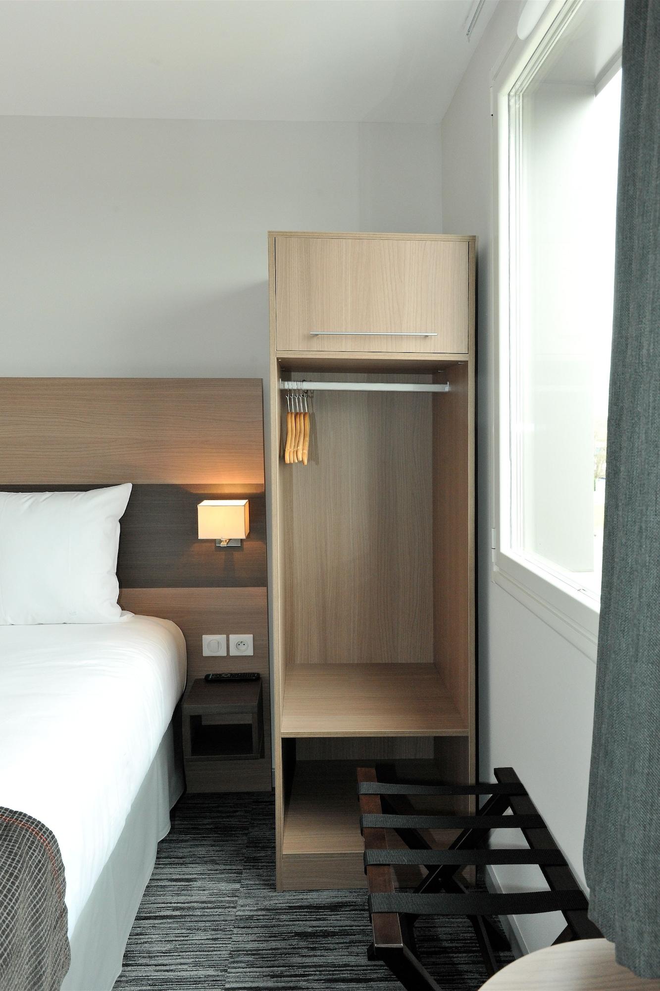 Dios Hotel Bruguieres Екстериор снимка
