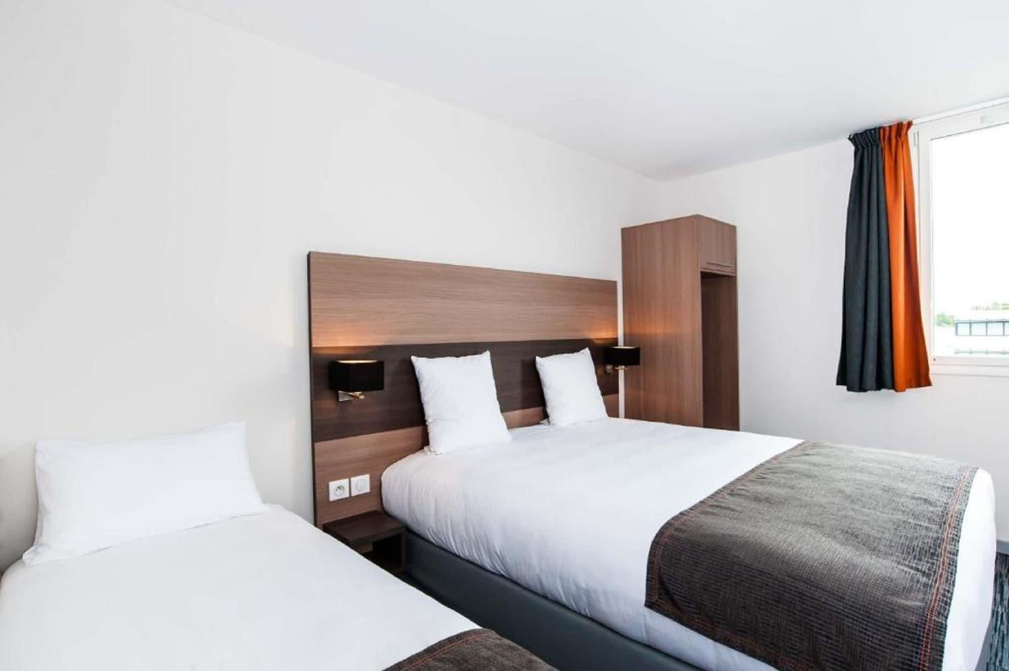 Dios Hotel Bruguieres Екстериор снимка
