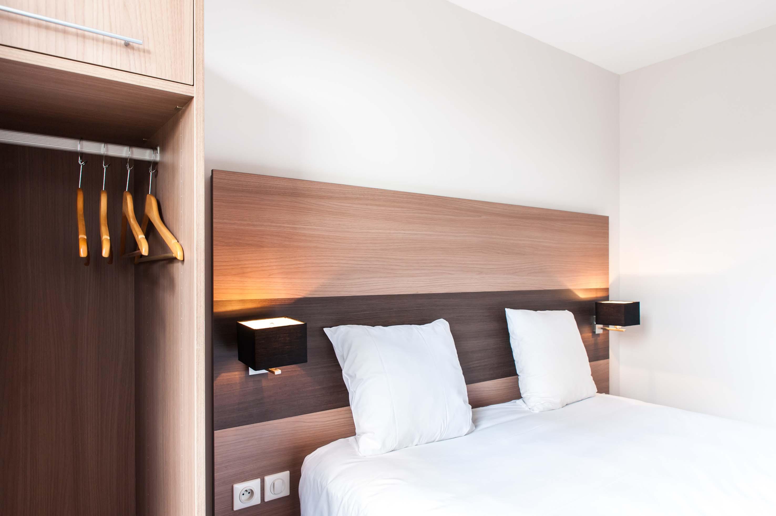Dios Hotel Bruguieres Екстериор снимка