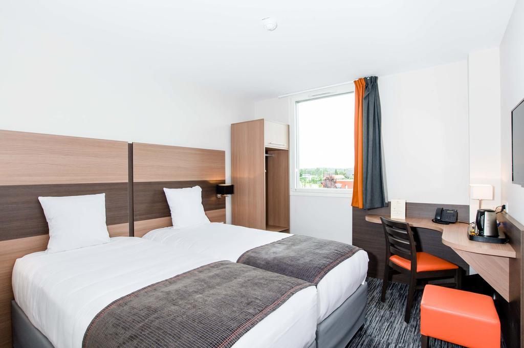Dios Hotel Bruguieres Екстериор снимка