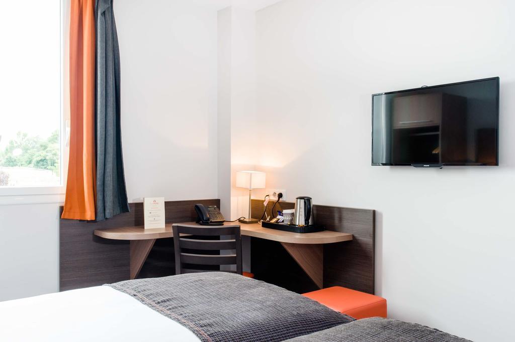 Dios Hotel Bruguieres Екстериор снимка