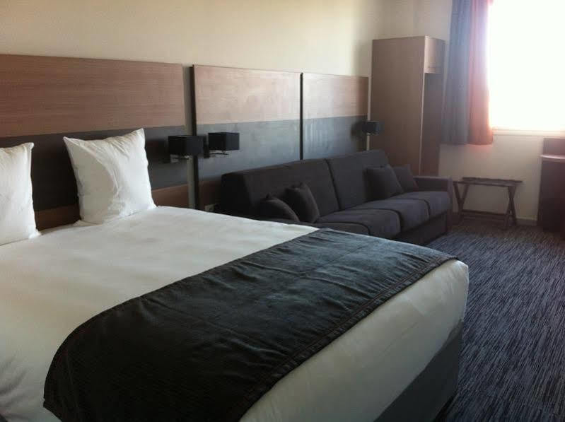 Dios Hotel Bruguieres Екстериор снимка
